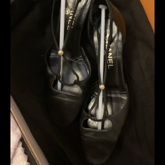 Chanel CC black leather heels 37 C - Picture 5 of 8